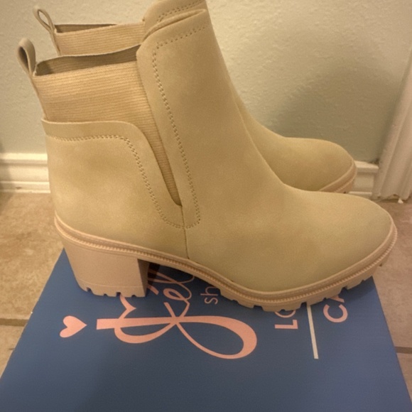 Jelly Pop Booties - Picture 2 of 2